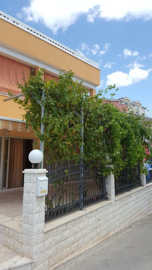 Ciovo Apartments Traù Esterno foto